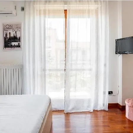Casti - Appartamento Mm3 Comasina Milan Exterior photo