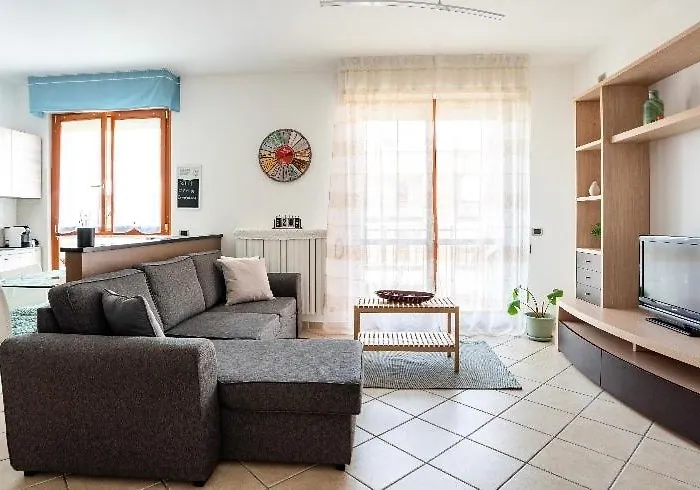 Casti - Appartamento Mm3 Comasina